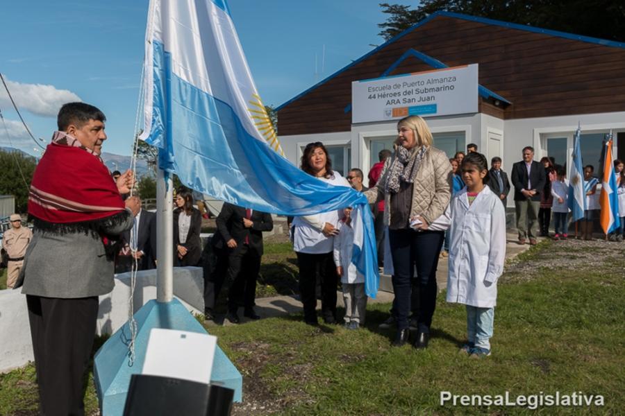 escuela 44 submarino