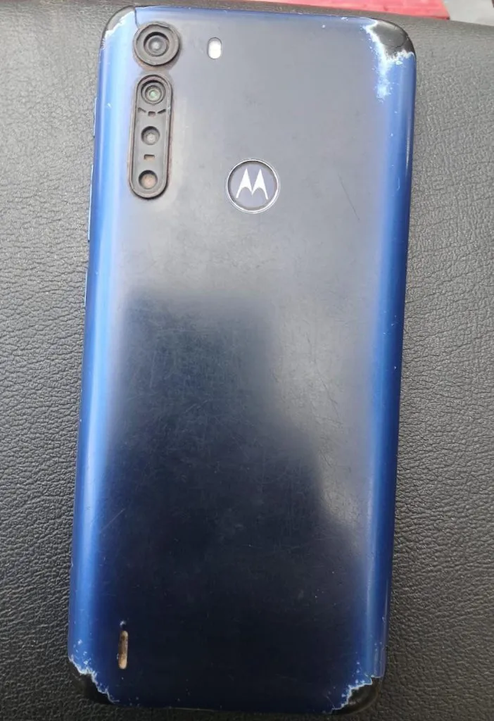 Celular con pedido de captura 02