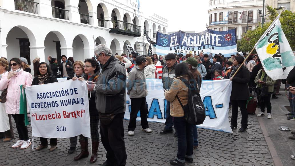 marcha contras las fuerzas armadas