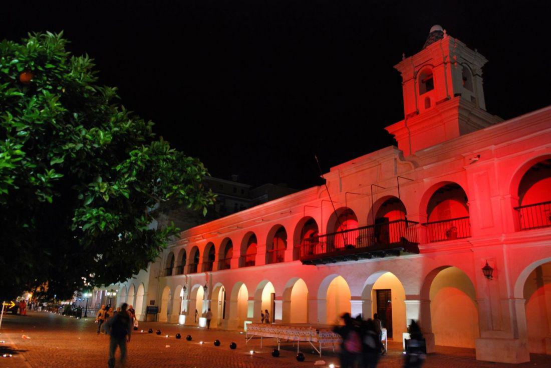 El Cabildo Y La Legislatura Se Iluminaron De Rojo Para Concientizar ...