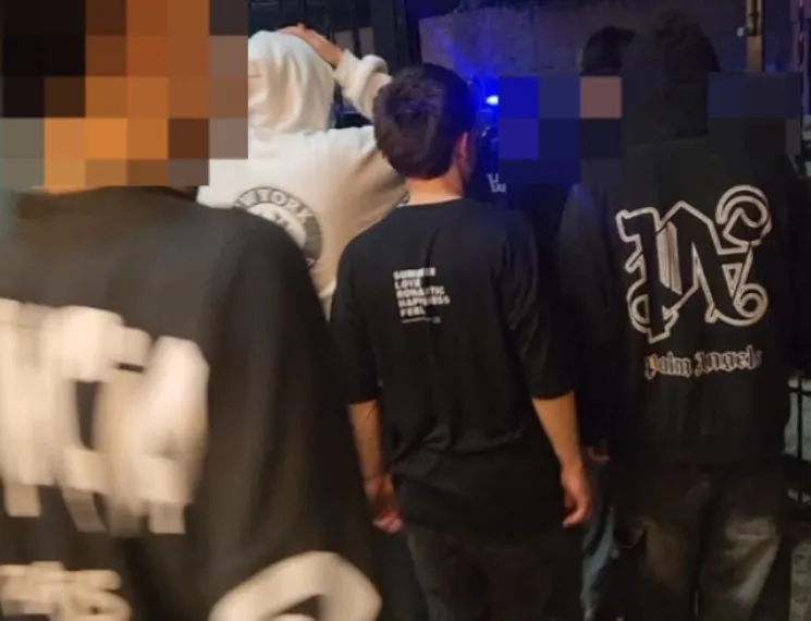 fiestaclandestinanoinvitaron